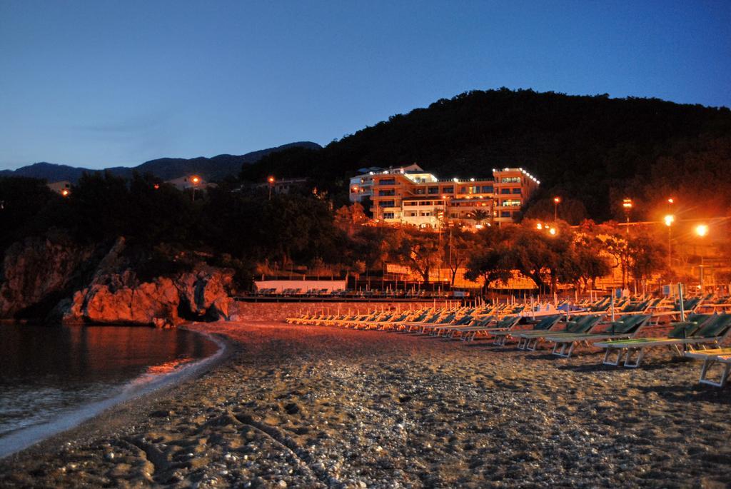 Apartments Rino Lux Sveti Stefan Eksteriør billede